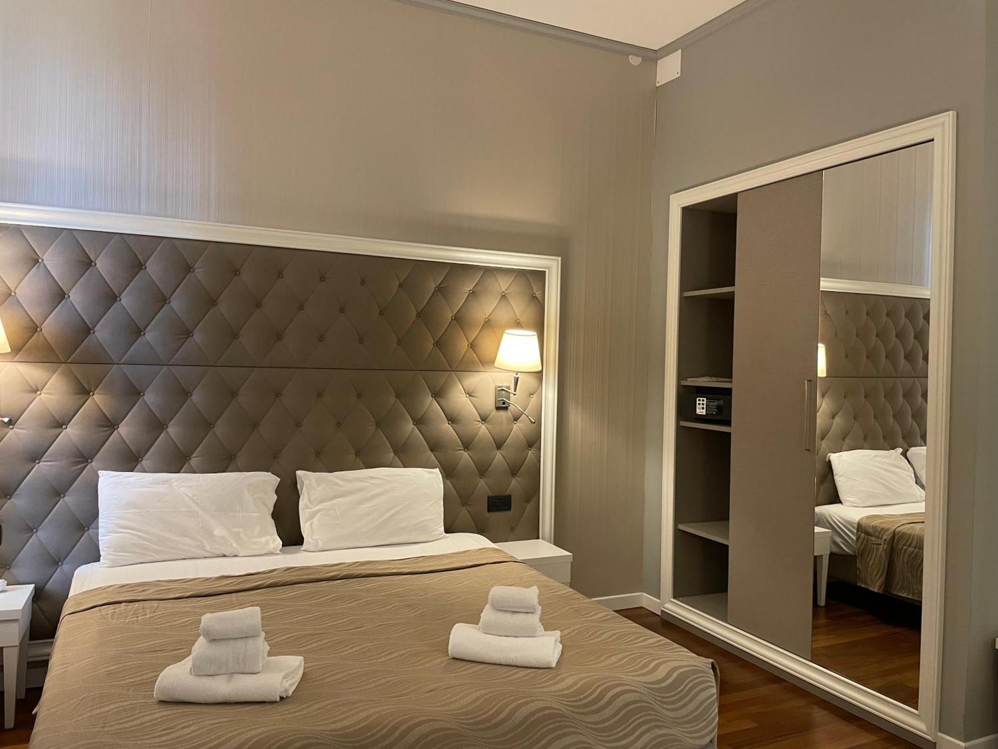 Grand & Des Hotel