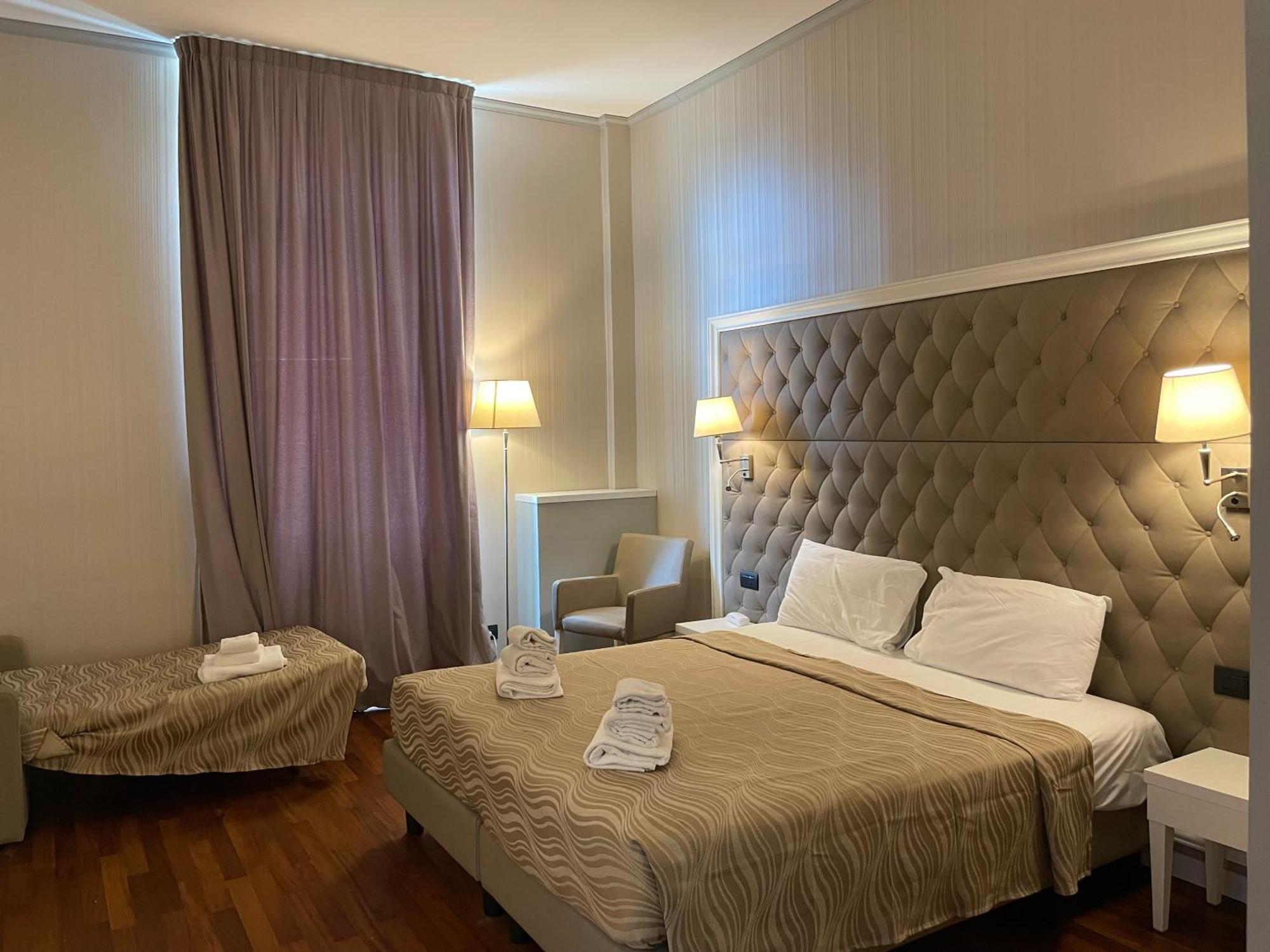 Hotel Grand & Des 4*