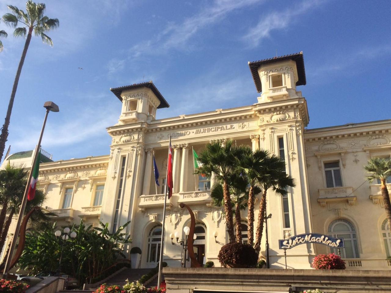 Hotel Grand & Des 4*